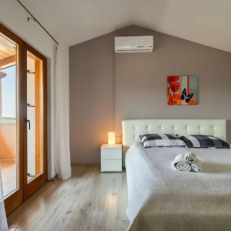 Villa Activity Gita With Pool And Grill In Tinjan