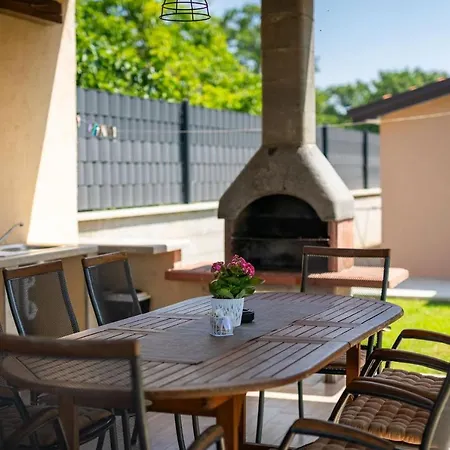 Villa Activity Gita With Pool And Grill In Tinjan