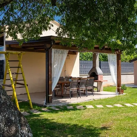 Villa Activity Gita With Pool And Grill In *