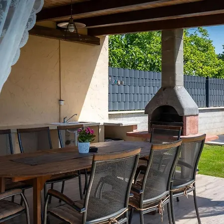 Villa Activity Gita With Pool And Grill In *