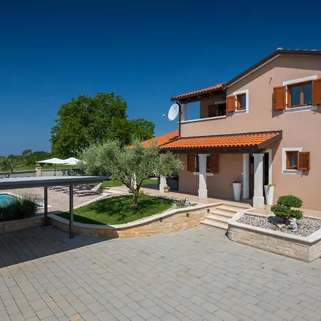 Villa Activity Gita With Pool And Grill In *