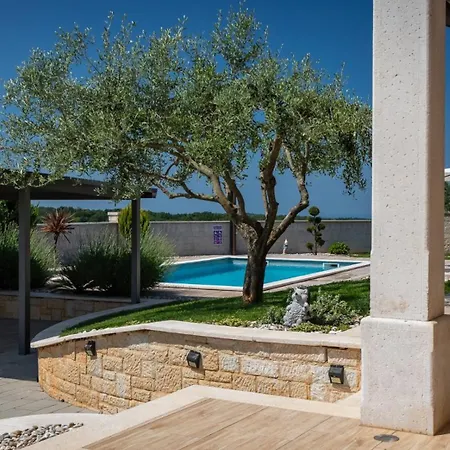 Villa Activity Gita With Pool And Grill In