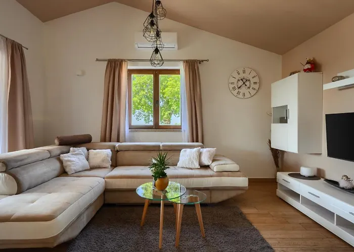 Villa Activity Gita With Pool And Grill In Tinjan