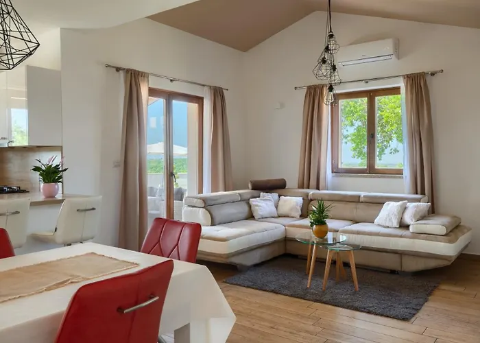 Activity Gita With Pool And Grill In *