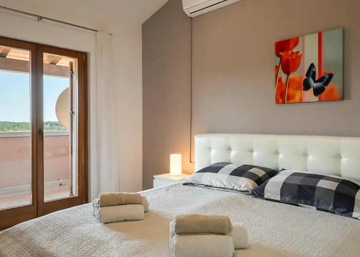 Activity Gita With Pool And Grill In Villa Tinjan