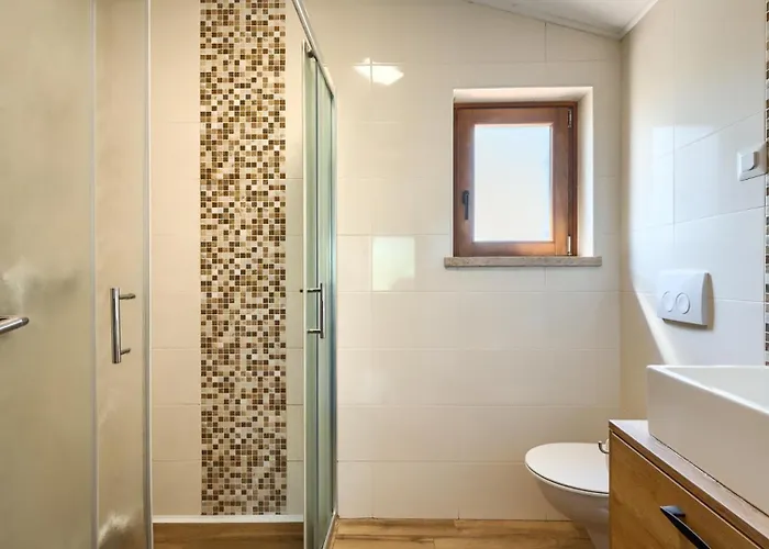 Activity Gita With Pool And Grill In Villa Tinjan