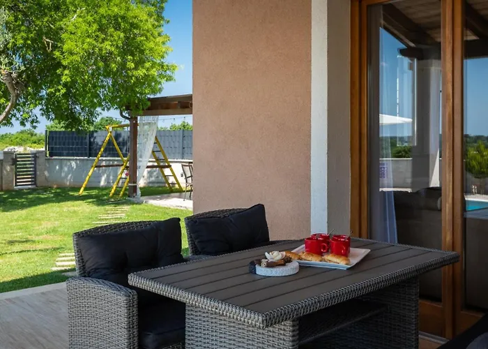 Activity Gita With Pool And Grill In Tinjan