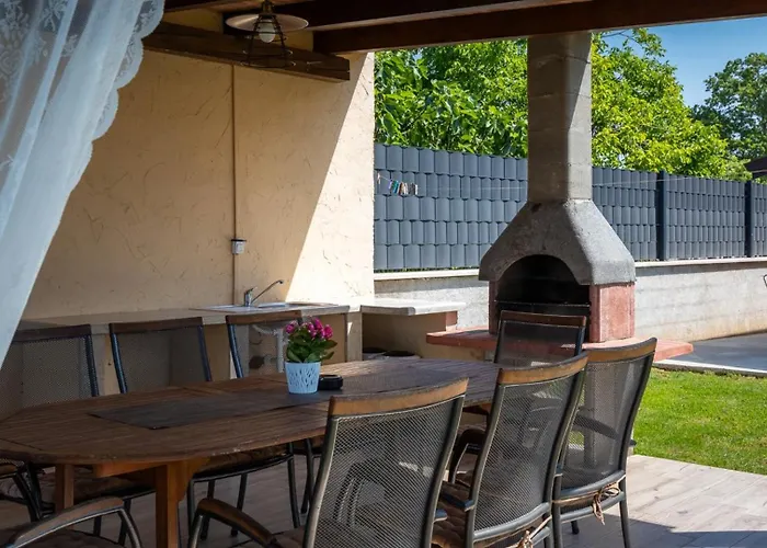 Activity Gita With Pool And Grill In Villa *