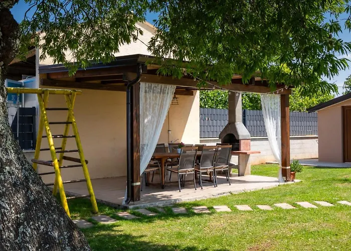 Activity Gita With Pool And Grill In Villa *